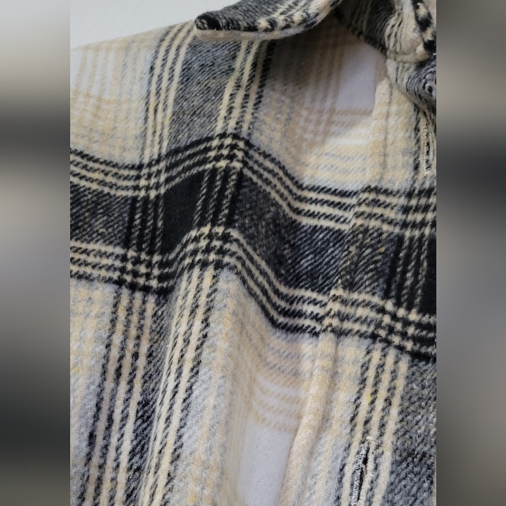 Plaid shacket - Picture 2 of 4